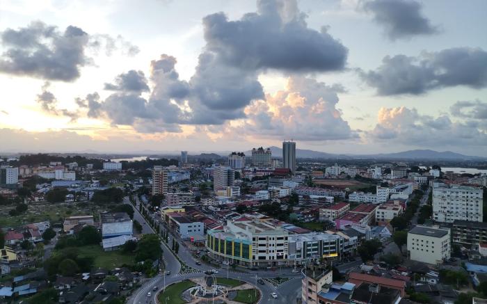 Nafira Homestay Pantai Batu Buruk (Tengah Bandar) 