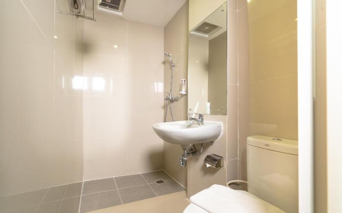 CREW EXPRESS Hotel