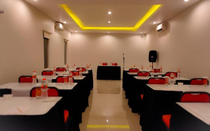 Front One Inn Sidoarjo