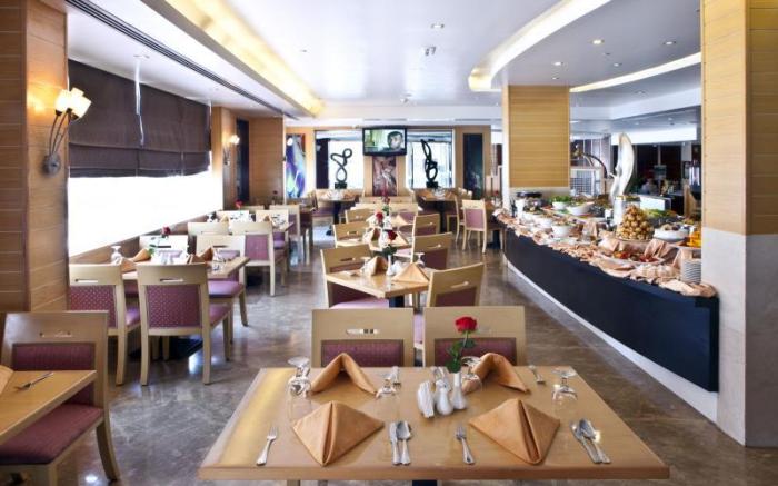 Landmark Riqqa Hotel
