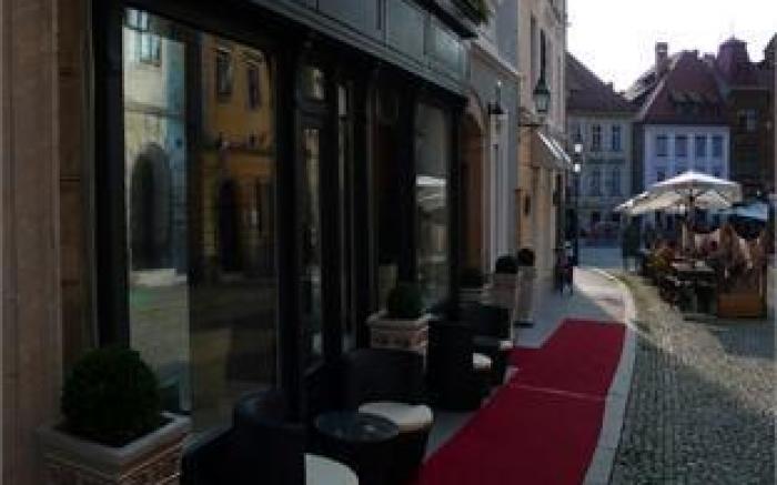Allegro Hotel