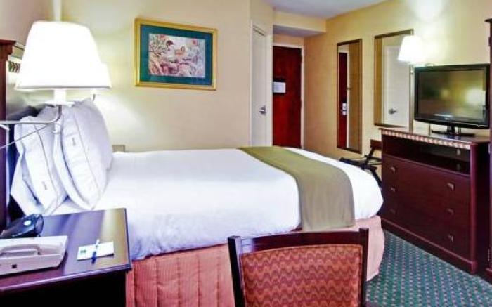 Holiday Inn Express Memphis Medical Center - Midtown By IHG