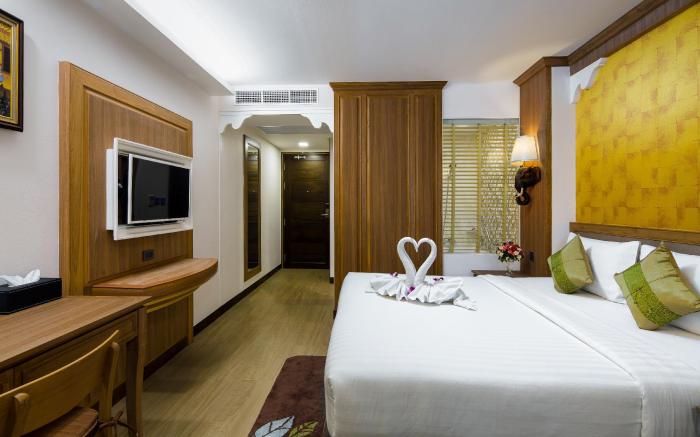 Aiyara Palace Hotel