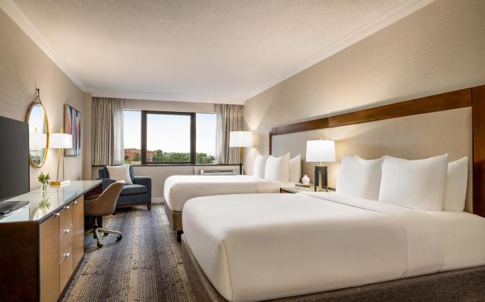 Crowne Plaza Edison By IHG