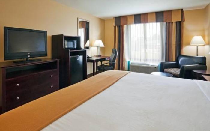 Holiday Inn Express Hotel & Suites Selma By IHG