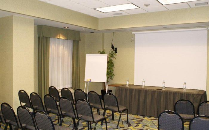 Holiday Inn Express & Suites Toluca Zona Aeropuerto By IHG
