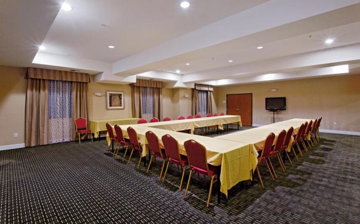 Holiday Inn Express Newport By IHG