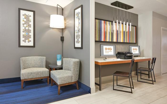 Holiday Inn Express Hotel & Suites - Irving Convention Center - Las Colinas By IHG