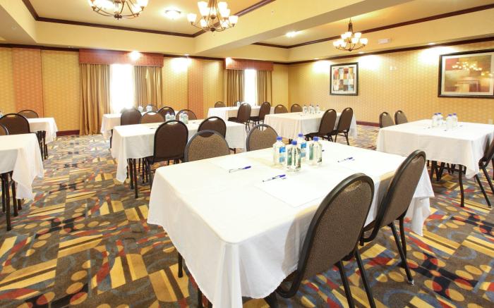 Holiday Inn Express Hotel & Suites Van Buren-Fort Smith Area By IHG