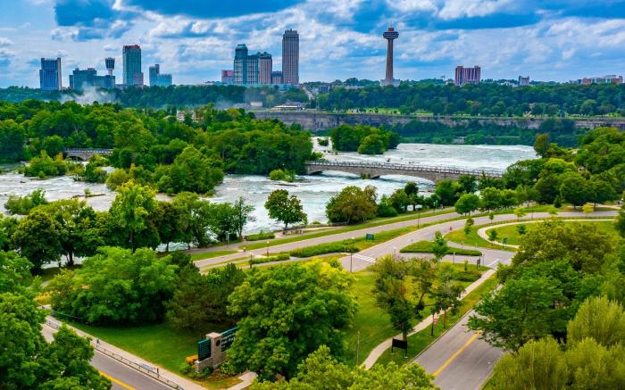 Holiday Inn Niagara Falls State Park Entry By IHG