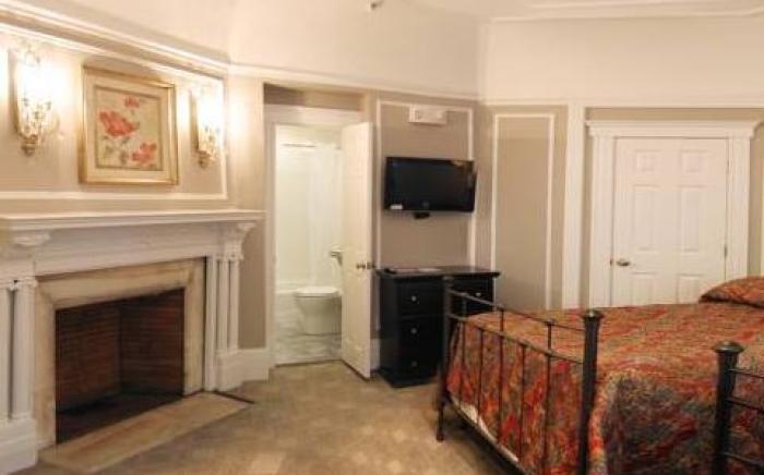 Longwood Inn