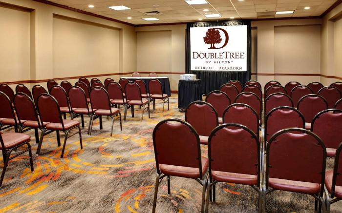 DoubleTree by Hilton Detroit - Dearborn