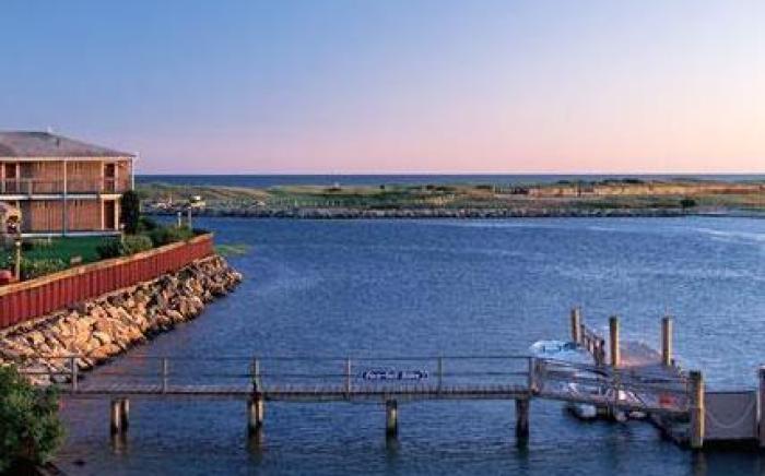 Red Jacket Beach Resort
