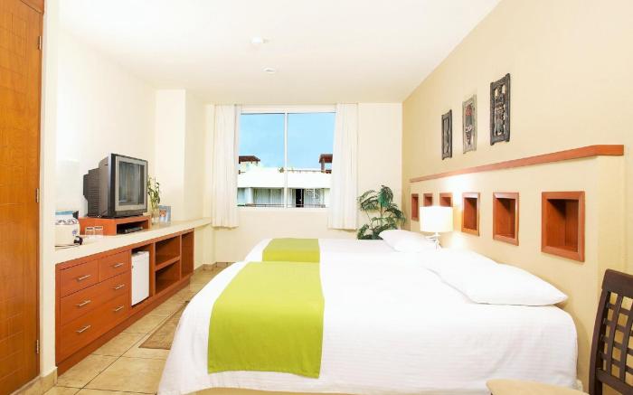 Ixchel Beach Hotel