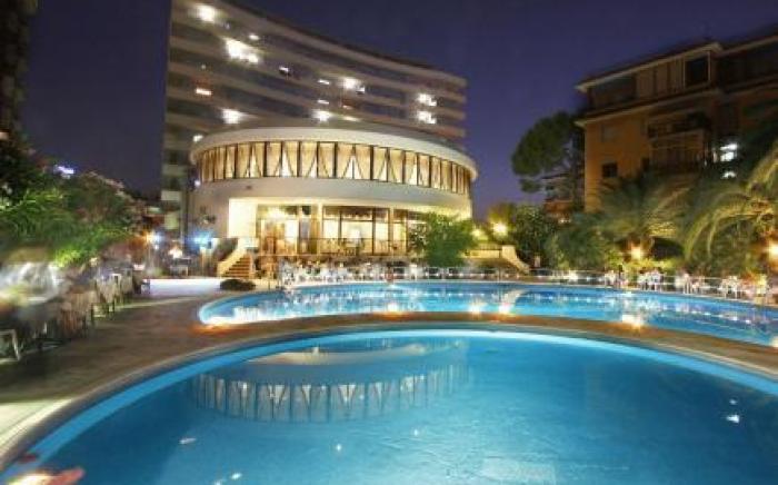 International Hotel & Suite