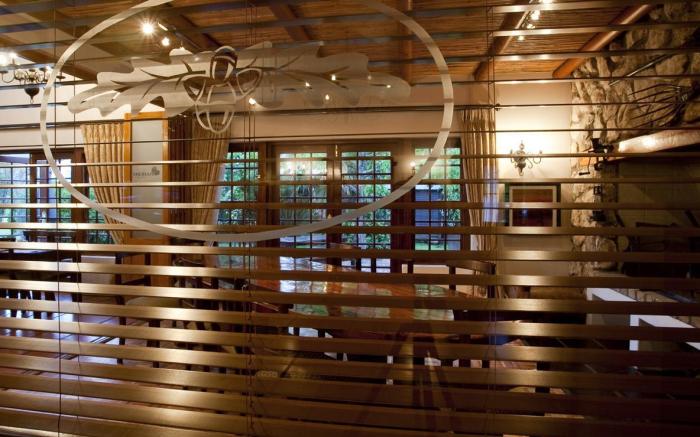 Oakhurst Hotel