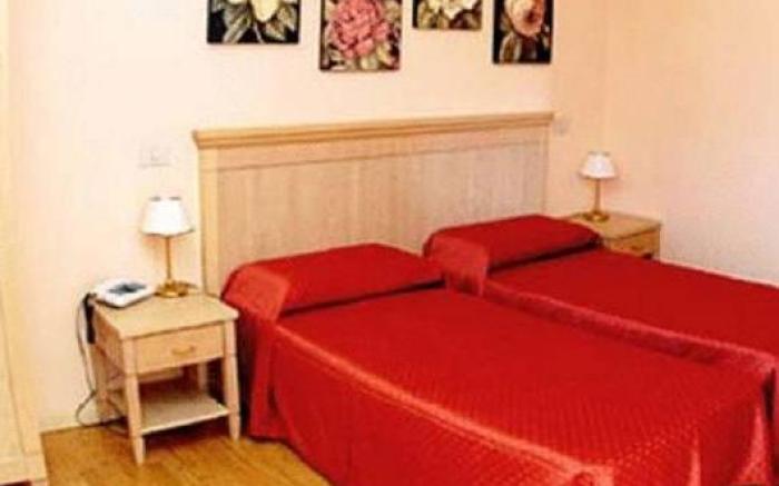 Hotel Arco Di Travertino