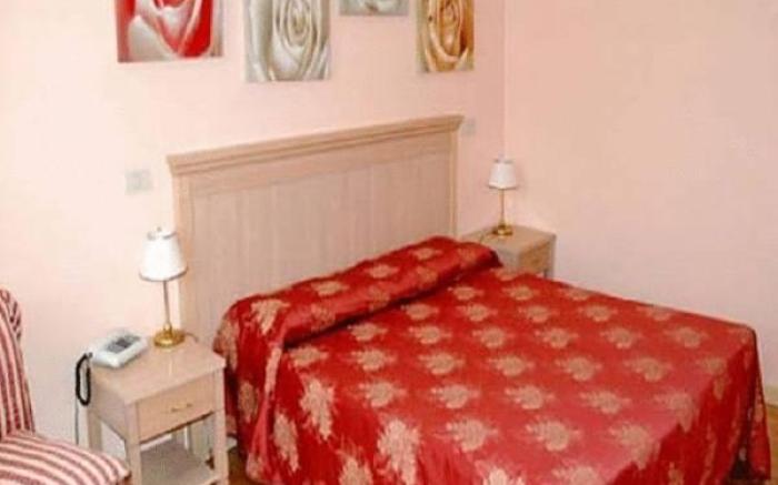 Hotel Arco Di Travertino