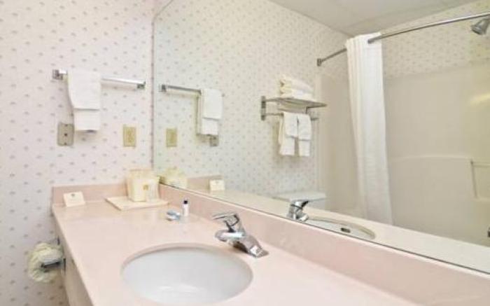 Best Western Bradbury Inn and Suites