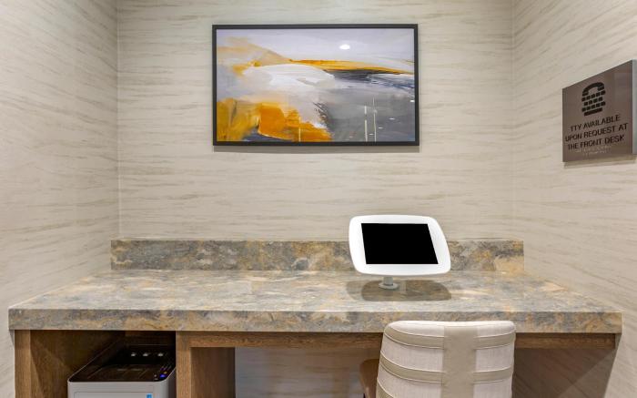 Hotel Centro Sonoma Wine Country, Tapestry Collection Hilton