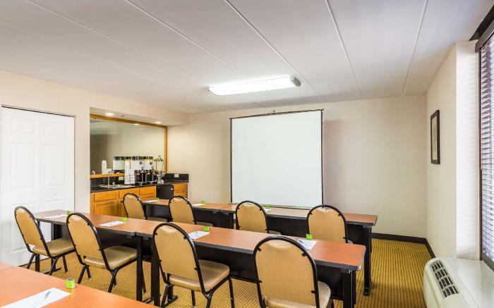 Four Points by Sheraton Chicago Westchester/Oak Brook