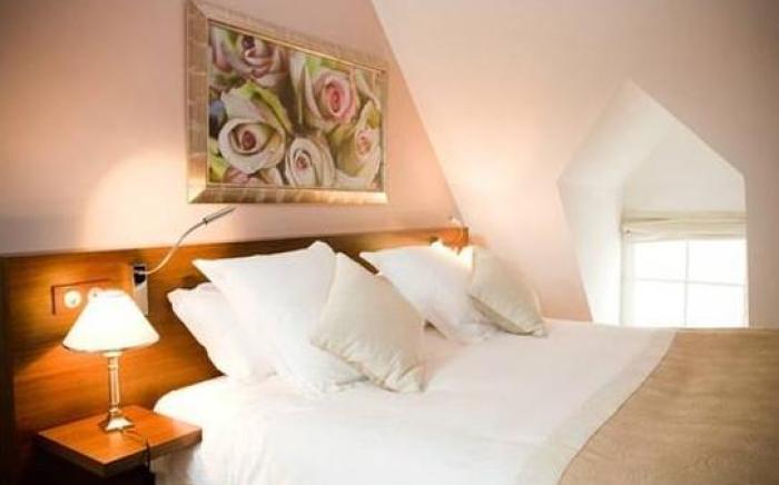 Hotel Restaurant Famille Bourgeois "La Cote des Monts Damnes"