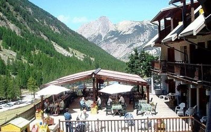 Logis Hotel Spa la Cascade