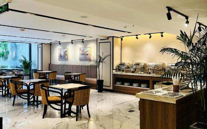 Central Park Saigon Hotel