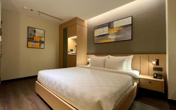 Central Park Saigon Hotel