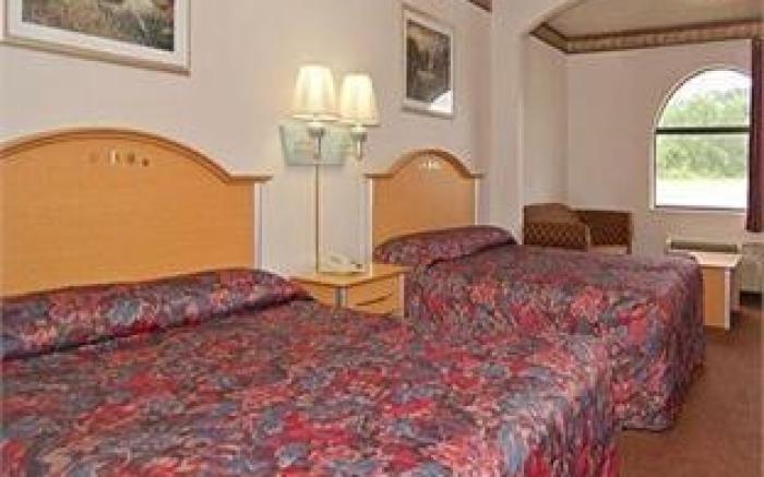 Scottish Inn and Suites Beaumont