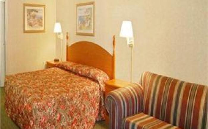 Econo Lodge Civic Center