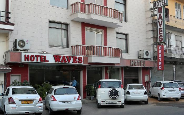 Hotel Waves, Delhi Airport