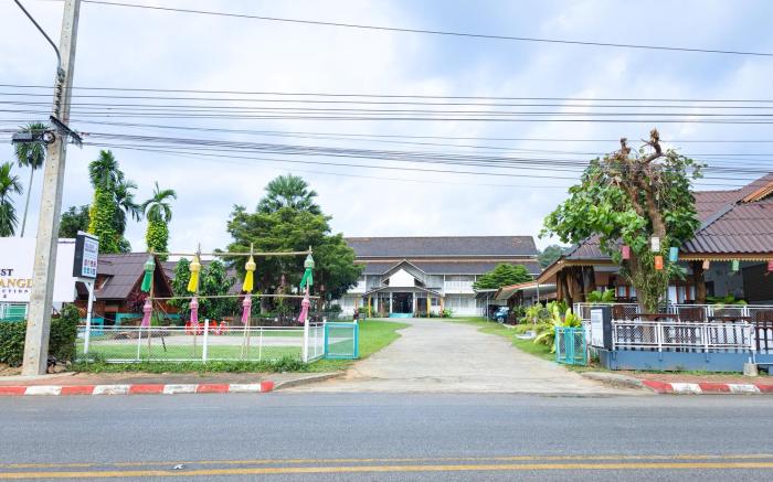 RoomQuest Golden Triangle Premium Collection