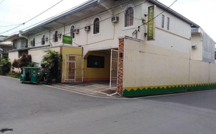 RedDoorz near SM Batangas City