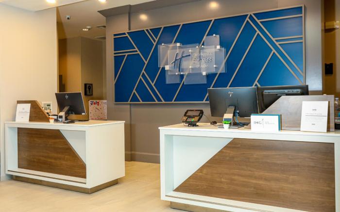 Holiday Inn Express & Suites North Dallas at Preston By IHG