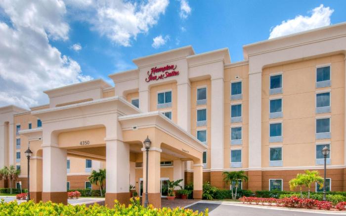 Hampton Inn And Suites Fort Myers Colonial Boulevard