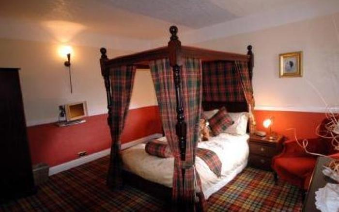 Glenmoriston Arms Hotel