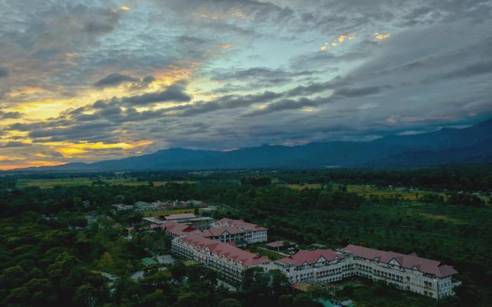 MAYFAIR Tea Resort