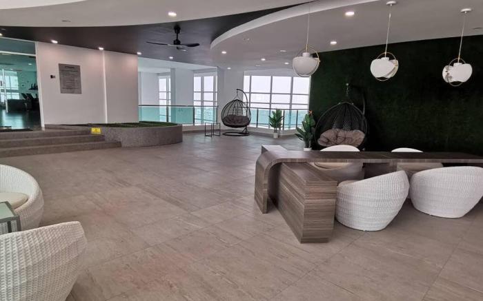 Comfy 2BR TriTower Suite Near JB CIQ, JBCC & Capri