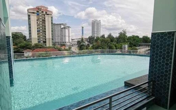 Comfy 2BR TriTower Suite Near JB CIQ, JBCC & Capri