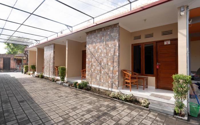 RedDoorz near Buleleng Harbour 2