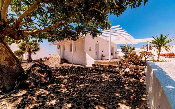 Artemis Suites Hotel