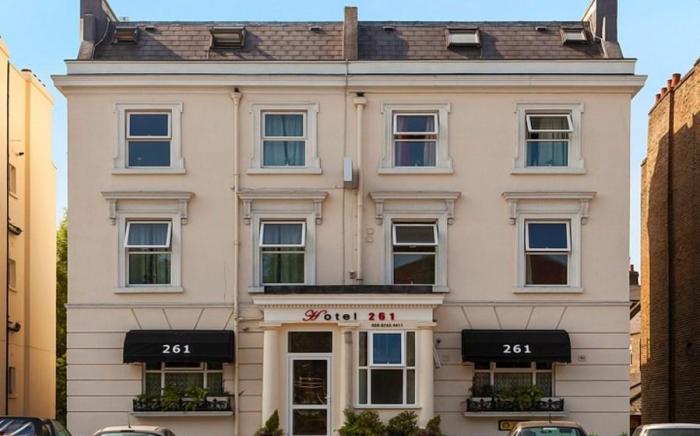 Hotel 261