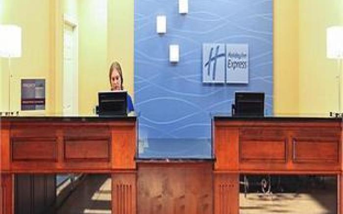 Holiday Inn Express Hotel & Suites Clarksville By IHG