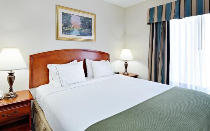 Holiday Inn Express Hotel & Suites Grenada By IHG
