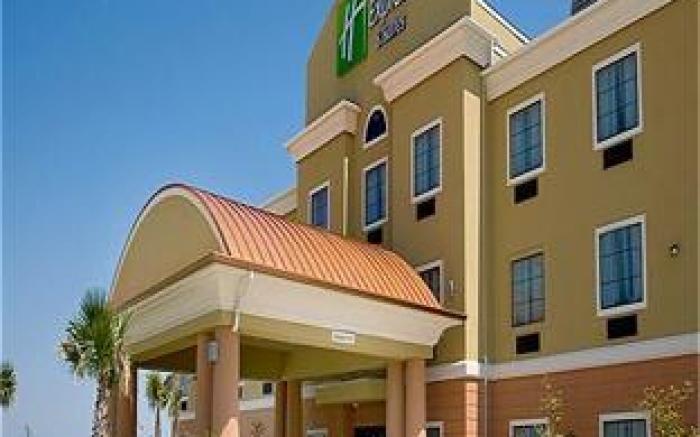 Holiday Inn Express Hotel and Suites Kingsville By IHG