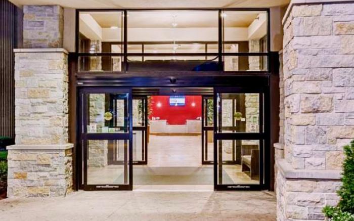 Crowne Plaza Milwaukee South By IHG