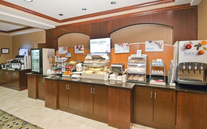 Holiday Inn Express Hotel & Suites Biloxi- Ocean Springs By IHG