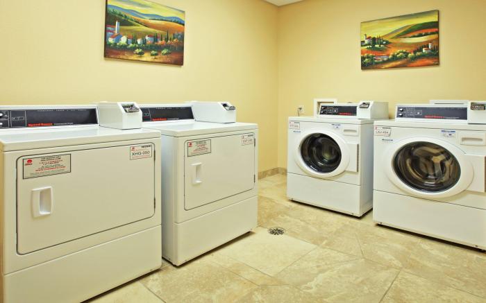 Holiday Inn Express Hotel & Suites Marshall By IHG
