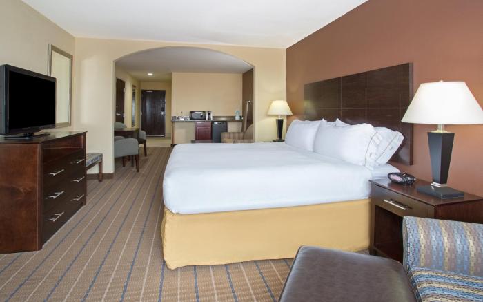 Holiday Inn Express and Suites Hotel - Pauls Valley By IHG